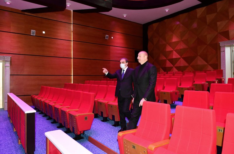 Prezident Gəncə Dövlət Dram Teatrının yeni binasının açılışında iştirak edib