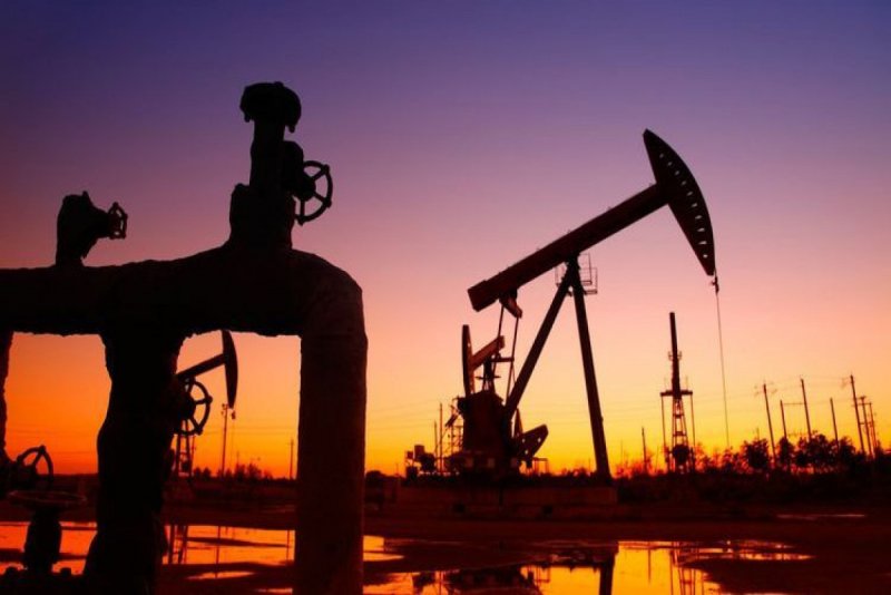 OPEC+ alyansının iclası öncəsi dünya bazarında neft bahalaşıb