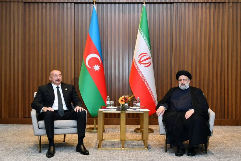 Prezidenti İlham Əliyevin Astanada İran İslam Respublikasının Prezidenti Seyid İbrahim Rəisi ilə görüşüb