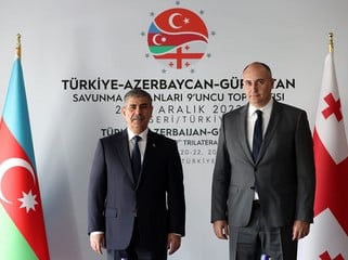 Azərbaycan və Gürcüstanın müdafiə nazirləri regional təhlükəsizliyi müzakirə edib