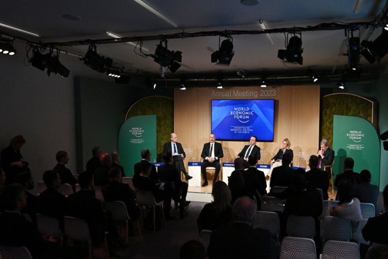 Prezident İlham Əliyev Dünya İqtisadi Forumu çərçivəsində keçirilən panel iclasında iştirak edib