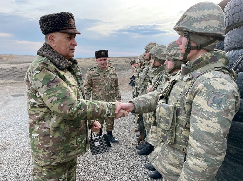 Baş Qərargah rəisi döyüş mövqelərində olub 