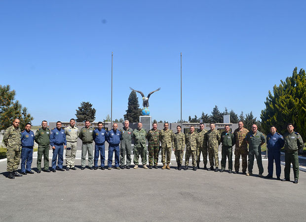 Bakıda NATO heyəti ilə məsləhətçi görüşü keçirilib