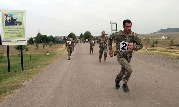 Azərbaycan Ordusunun fərdi hazırlığı yoxlanılır