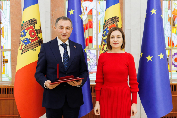 Moldova Prezidenti Qüdsi Osmanovu təltif edib