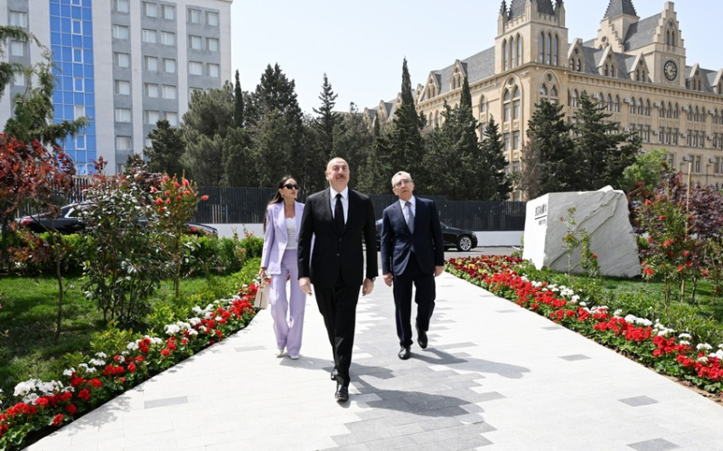 Prezident və xanımı Nəbatat Bağında görülən işlərlə tanış oldu