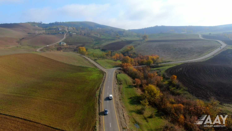 Yardımlıda 23,5 km uzunluğunda avtomobil yollarının əsaslı təmiri yekunlaşıb - Video