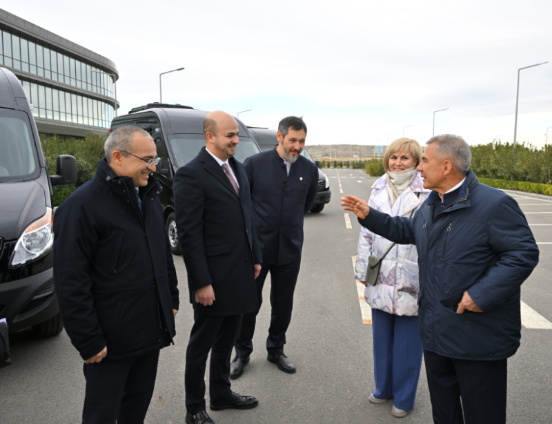 Tatarıstanın rəisi Ələt Azad İqtisadi Zonasını ziyarət edib