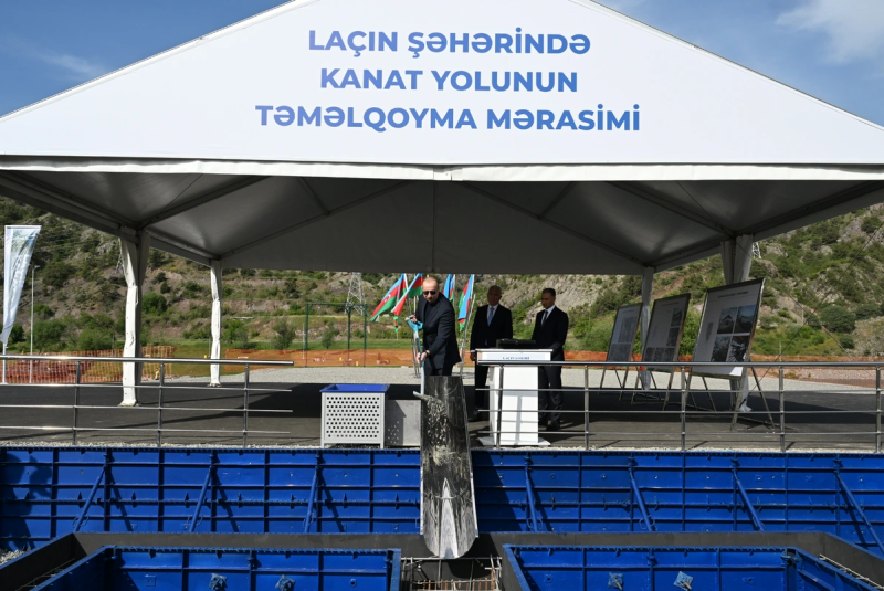 İlham Əliyev Laçın kanat yolunun təməlini qoydu
