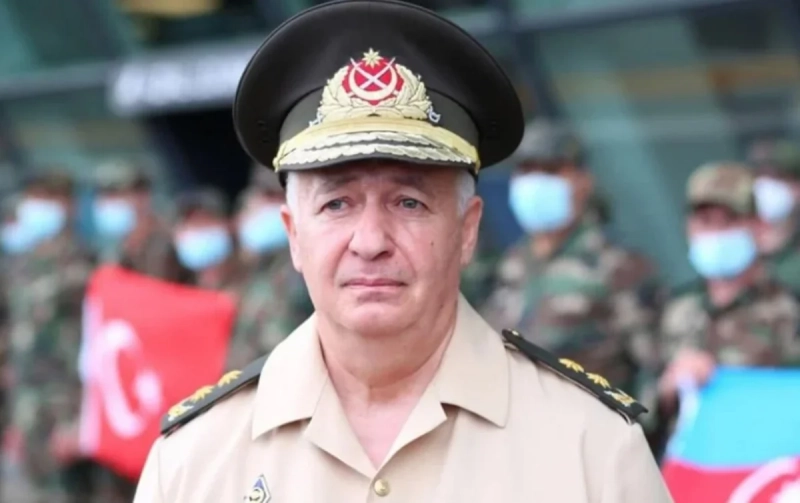 20 illik fəaliyyətə son: General-leytenant Etibar Mirzəyev vəzifədən azad edilməsindən danışdı